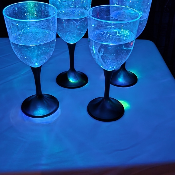 LED Light-Up Wine Glass Set - Multicolor - Picture 9 of 15